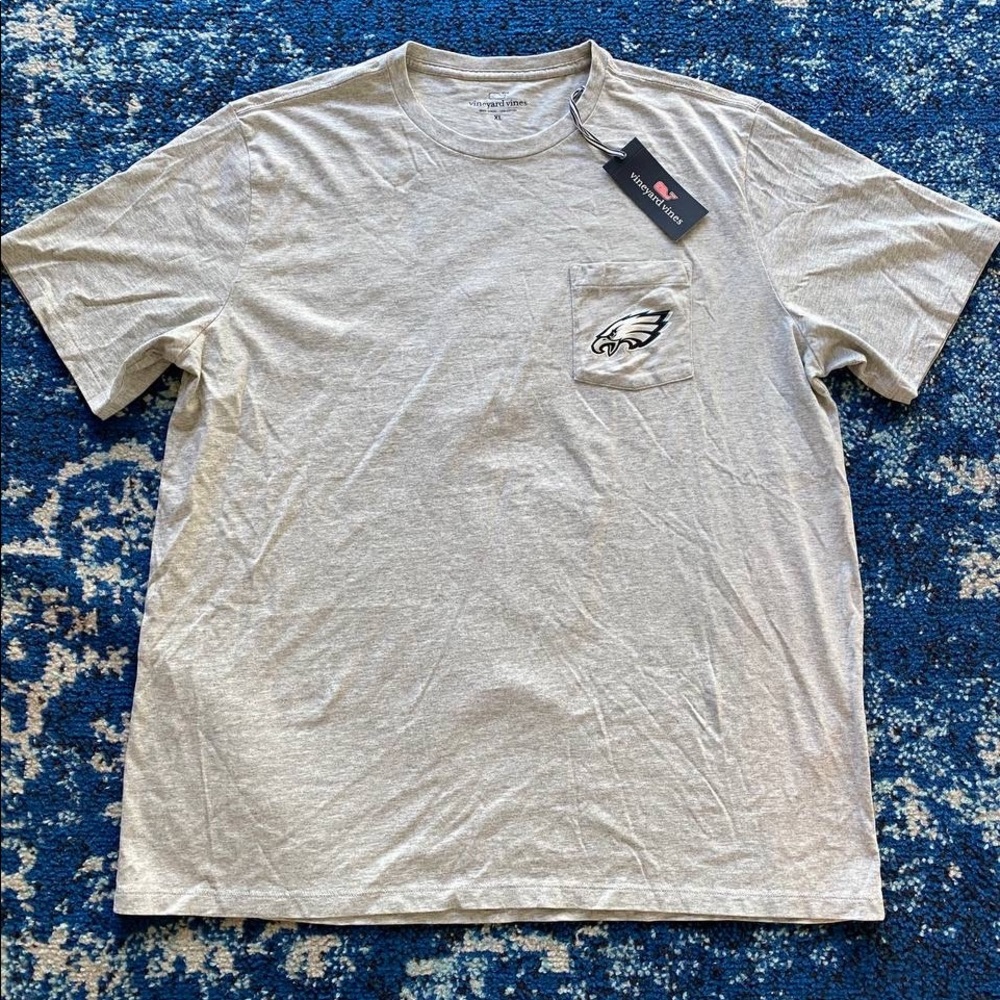 AUTH Vineyard Vines  Philadelphia Eagles Short Sleeved Shirt Grey